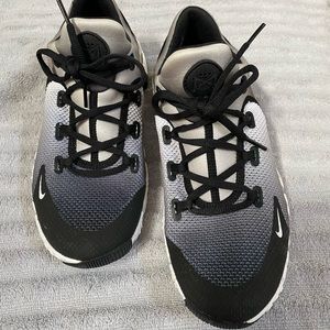 Nine Womens Free Metcon 4 Training Shoes